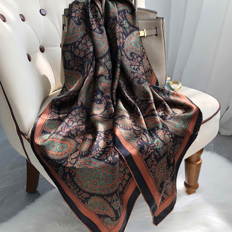 Paisley Print Square Scarf Vin - đánh giá và giá Vintage Fashion Patterns