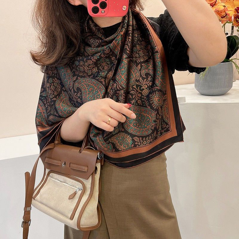 Paisley Print Square Scarf Vin - đánh giá và giá Vintage Fashion Patterns