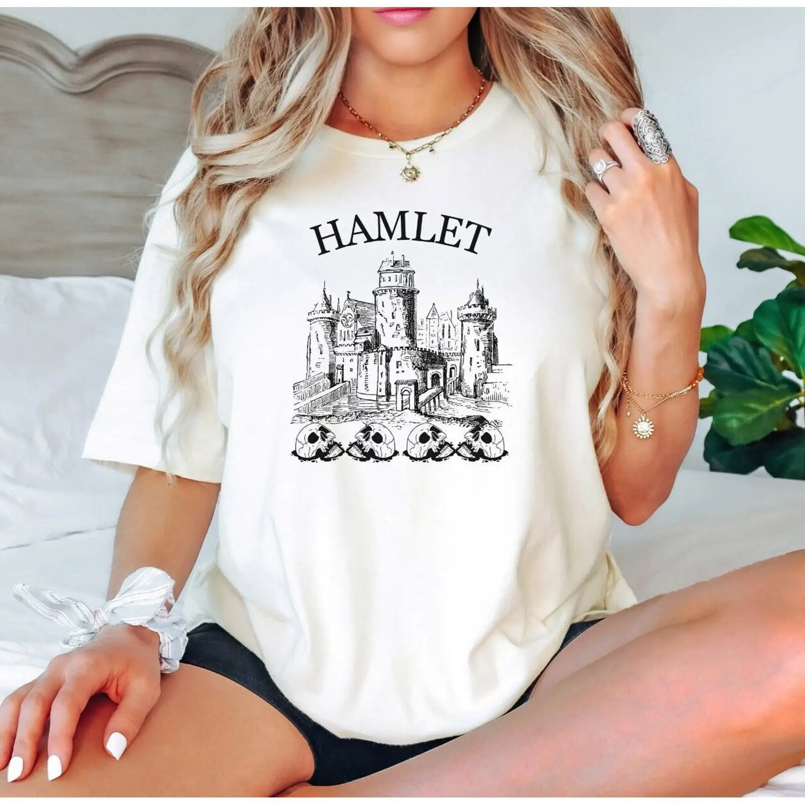 Shakespeare Hamlet Castle Skul - đánh giá và giá Vintage Fashion Books